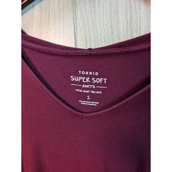 Torrid Super Soft Knits Burgundy Purple Hoodie Floral Accented Sleeves Plus Sz 1 - Picture 2 of 6